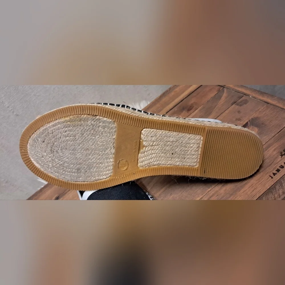 Andre Assous Canvas Espadrilles Size 11